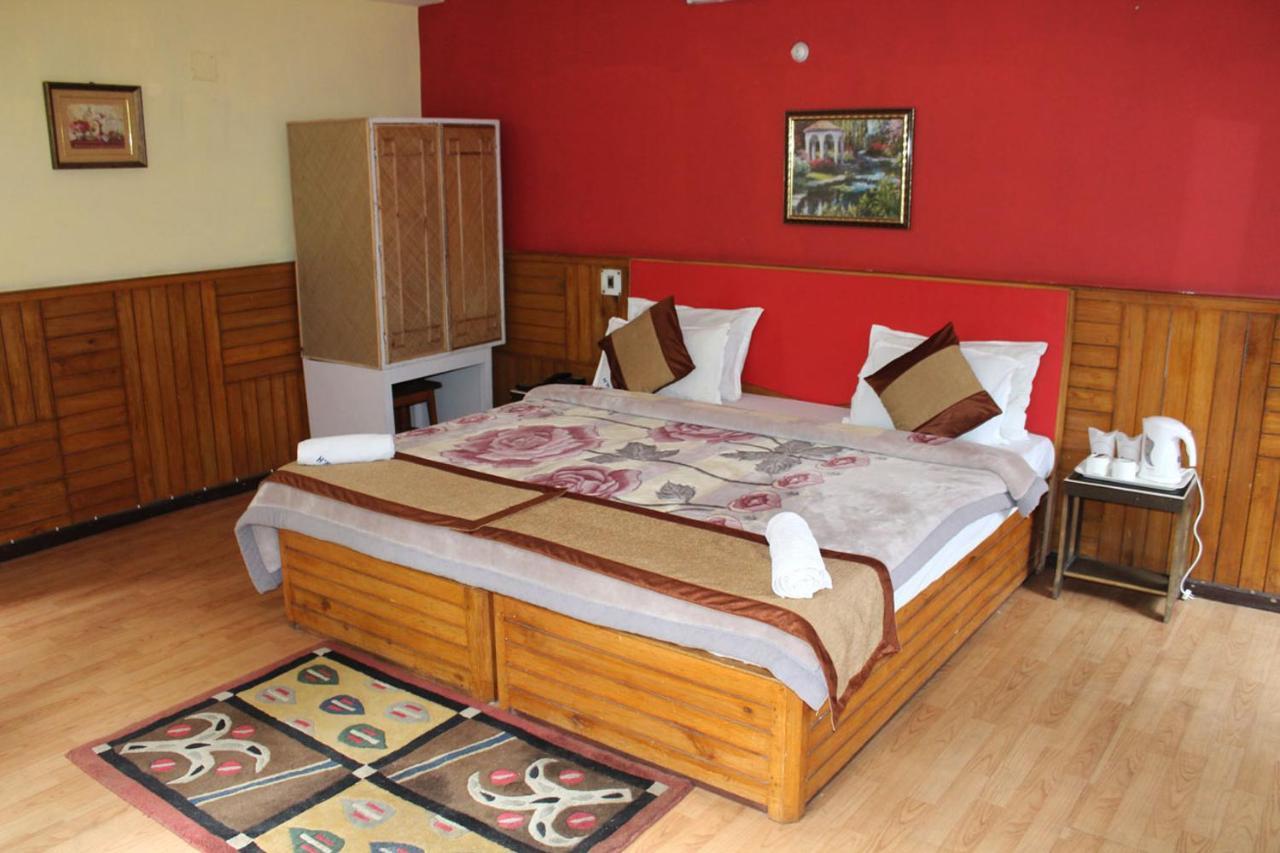 Norling Retreat Hotel Pelling Exterior foto